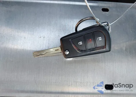 2018 Toyota Corolla Im from USA, damaged, VIN JTNKARJE3JJ561515